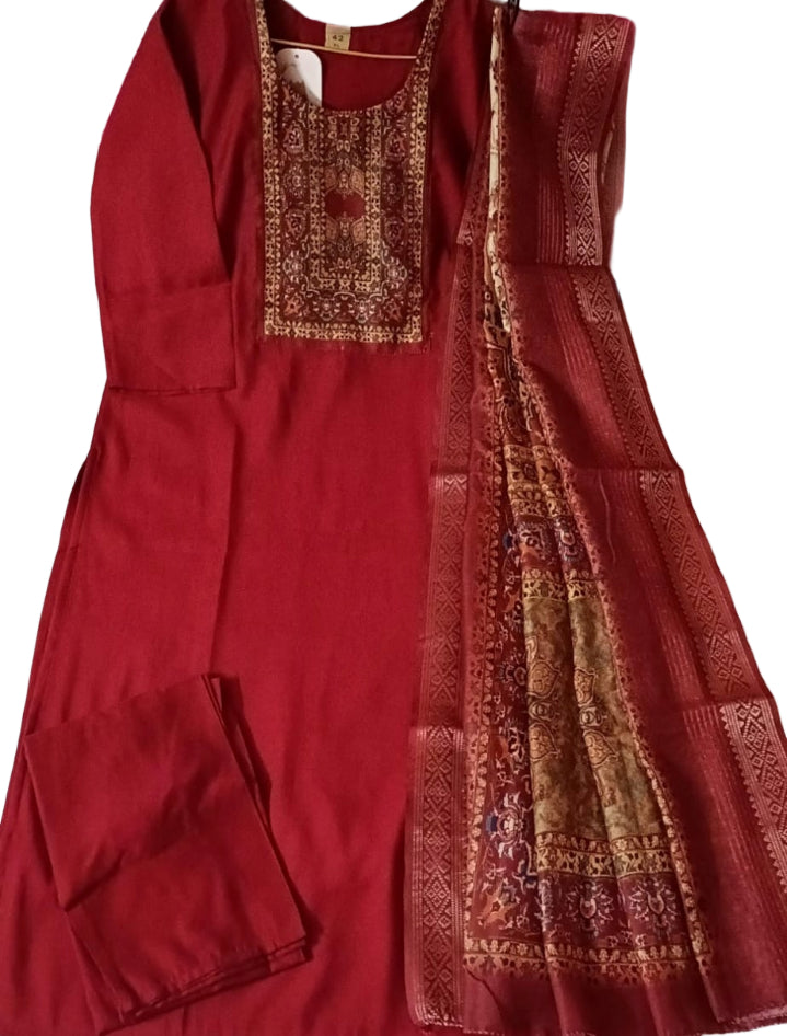 Elegant Red Ethnic Suit Set for Women – Kurti, Pant & Dupatta (3-Piece Set)